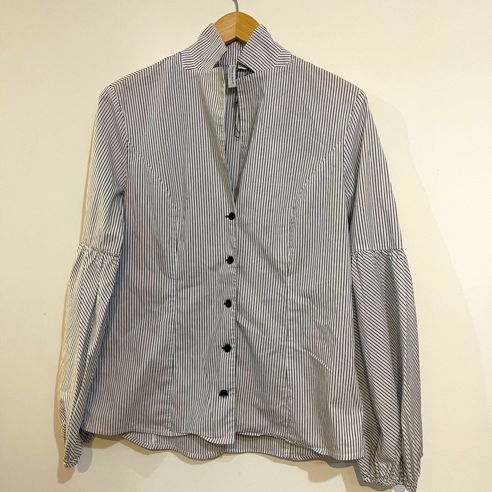 Katherine Barclay shirt size M